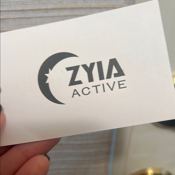 NWT Zyia Active Muted Pink Mosaic Cropped Workout Top - Picture 2 of 7